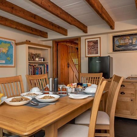 The White Cottage B&B Saint Teath Exteriör bild